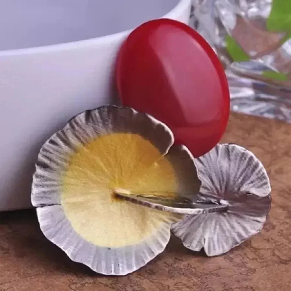 VQ Lotus Leaf Brooch